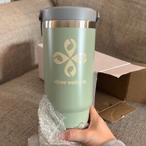 Vibee Wellness Green Tumbler